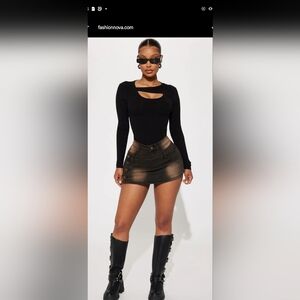 Cut-Out Fitted Long-sleeve Top